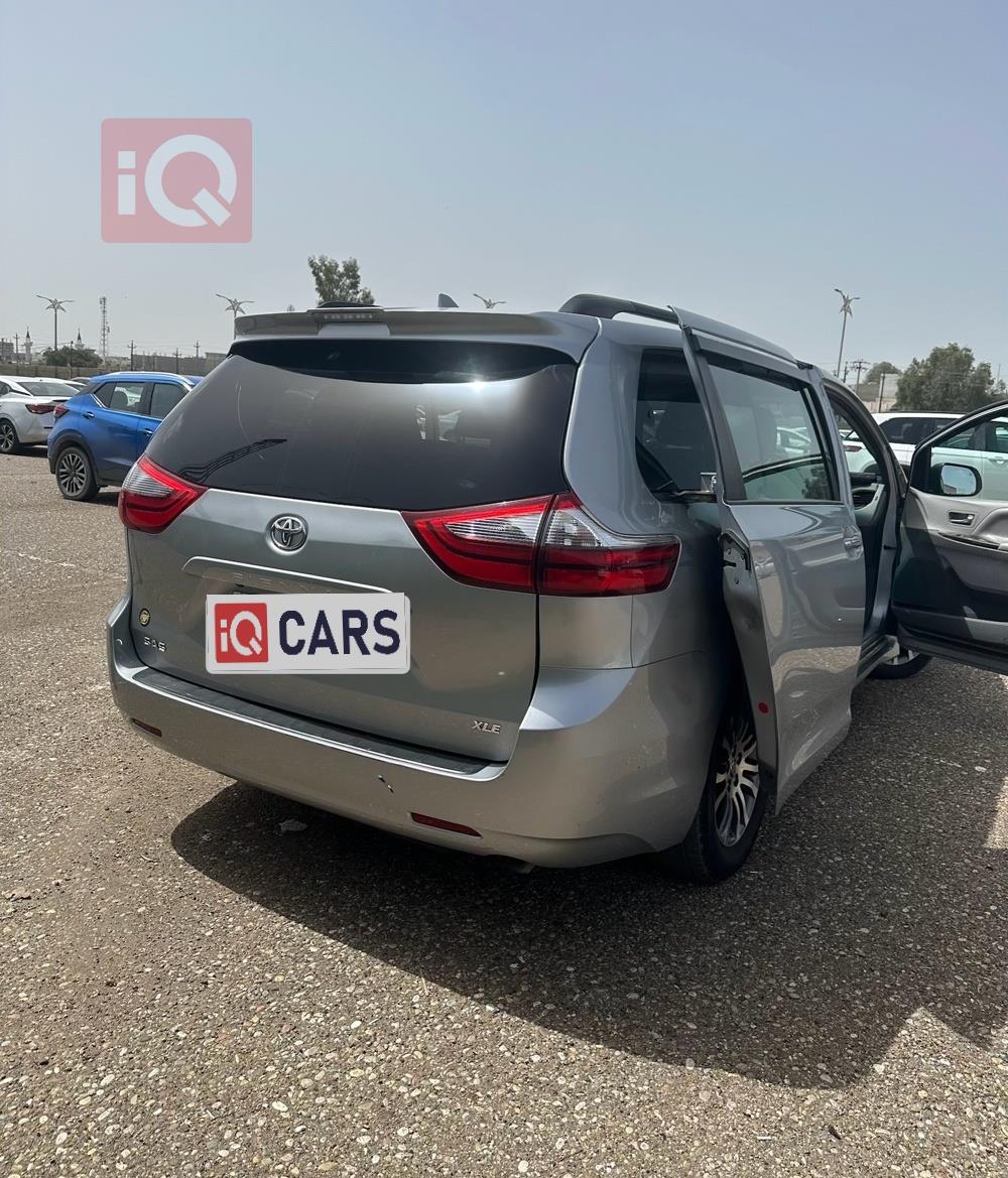 تويوتا سيينا